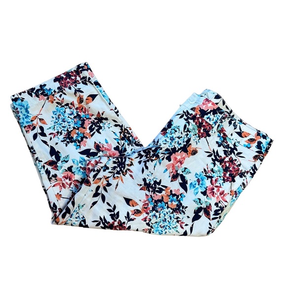 St. john’s Bay Business Casual White Floral Capri Size 8 - Picture 6 of 6